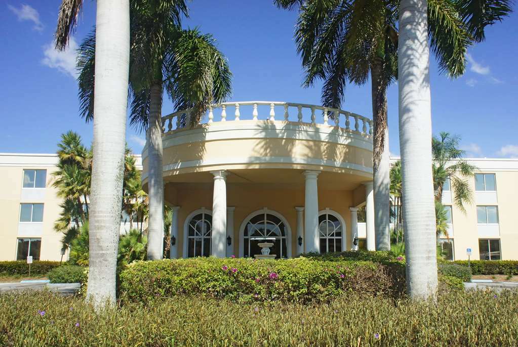 La Quinta By Wyndham Naples Downtown Exterior foto